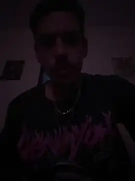 Snapshot of latinosatiro94 chatting on March 31, 6:03 am latinosatiro94 online show from March 31, 6:03 am