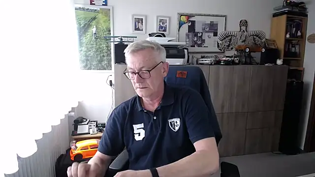 Snapshot of randyandy67 chatting on June 9, 2:17 pm randyandy67 online show from June 9, 2:17 pm