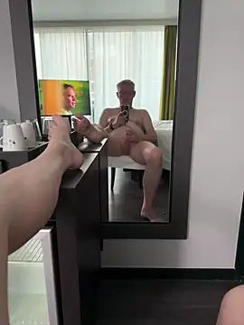 Snapshot of randyandy67 chatting on June 16, 7:27 pm randyandy67 online show from June 16, 7:27 pm