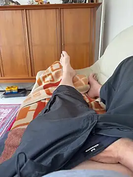 Snapshot of randyandy67 chatting on July 5, 9:05 am randyandy67 online show from July 5, 9:05 am