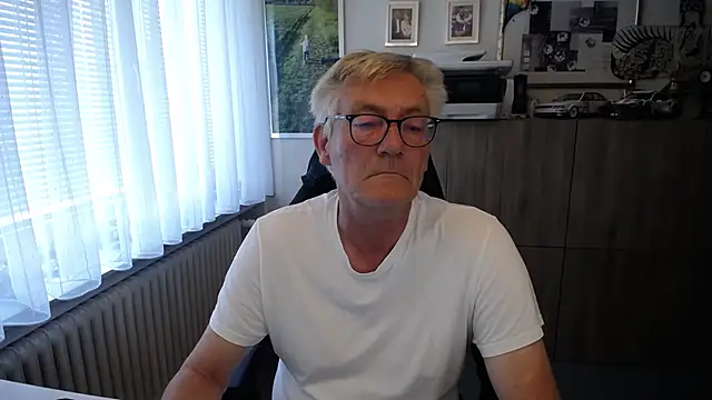 Snapshot of randyandy67 chatting on July 28, 11:17 am randyandy67 online show from July 28, 11:17 am