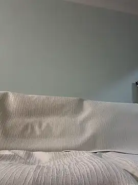 Snapshot of miniyellower chatting on October 25, 12:02 pm miniyellower online show from October 25, 12:02 pm