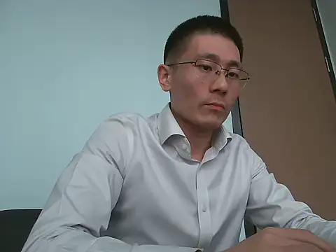 Snapshot of miniyellower chatting on January 16, 6:17 am miniyellower online show from January 16, 6:17 am