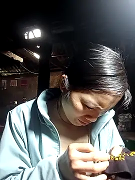 ngan-cute online show from November 4, 6:45 am