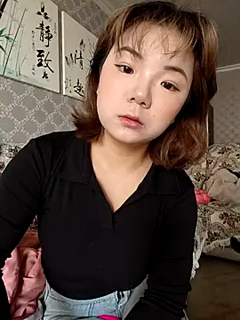 Snapshot of E-cup2 chatting on March 4, 6:08 am E-cup2 online show from March 4, 6:08 am