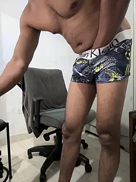 Snapshot of Vineeth3906 chatting on April 19, 6:10 pm Vineeth3906 online show from April 19, 6:10 pm
