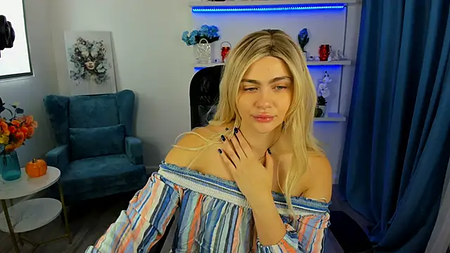 LeslieMineg online show from October 18, 7:36 pm