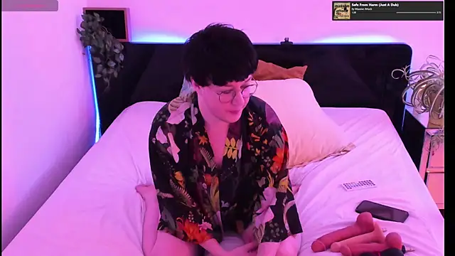 MossPrince online show from October 1, 7:42 pm