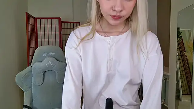 NyxBlonde online show from November 26, 1:34 pm