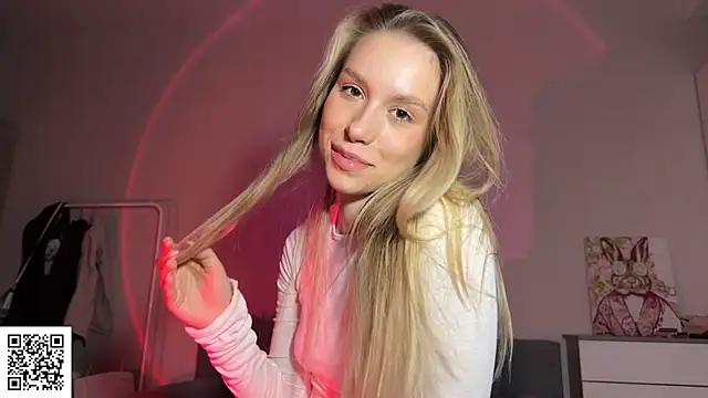 Snapshot of ElysiaXo chatting on October 24, 11:23 pm ElysiaXo online show from October 24, 11:23 pm