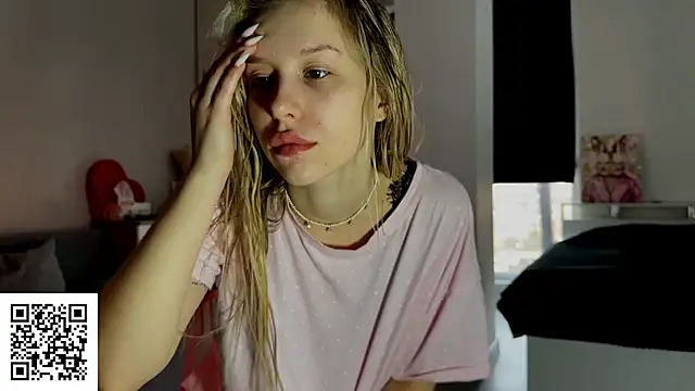 Snapshot of ElysiaXo chatting on November 26, 5:19 am ElysiaXo online show from November 26, 5:19 am