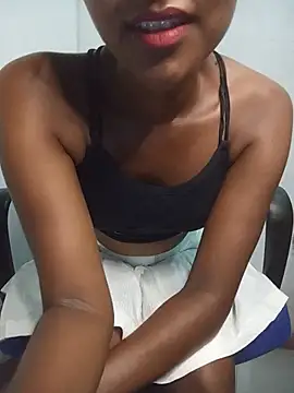 Snapshot of venuki_ihalagamage chatting on July 16, 5:30 pm venuki ihalagamage online show from July 16, 5:30 pm