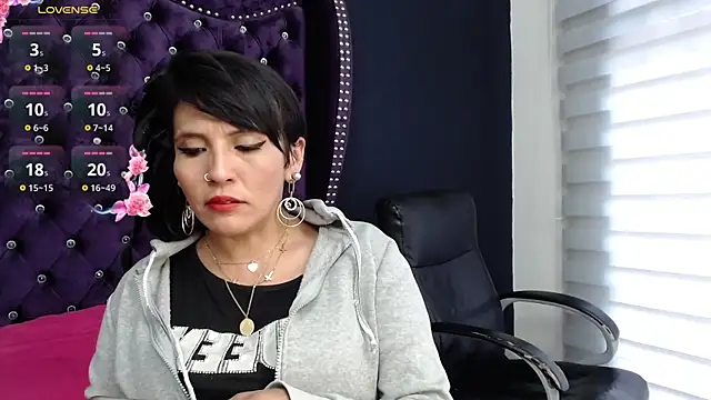 Daniahot  online show from September 12, 7:25 pm