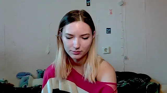  kikiclark   online show from October 12, 8:35 am