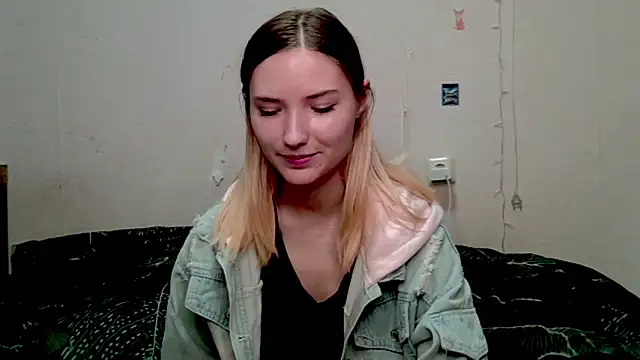  kikiclark   online show from October 12, 8:41 pm