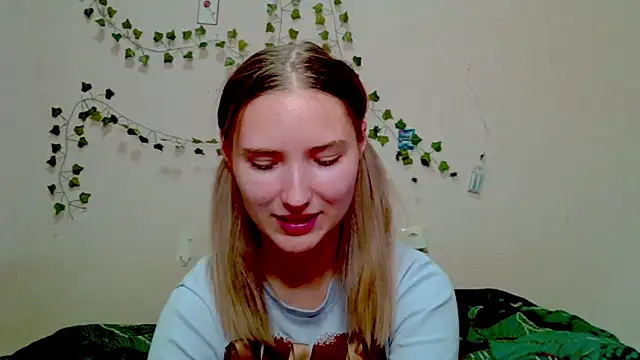  kikiclark   online show from November 23, 8:52 pm