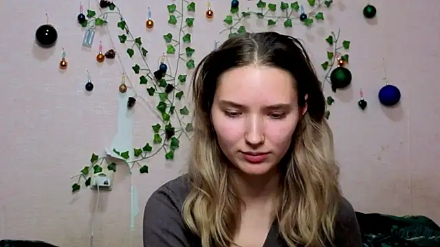  kikiclark   online show from January 7, 9:06 pm