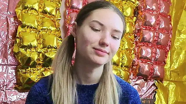  kikiclark   online show from March 18, 12:19 pm