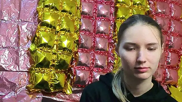  kikiclark   online show from March 19, 4:33 pm