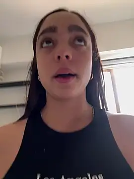 Snapshot of hottiee_melannie chatting on March 24, 5:51 pm hottiee melannie online show from March 24, 5:51 pm