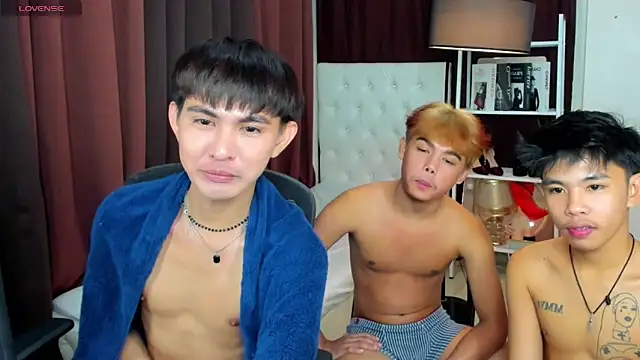 Snapshot of xxxhugecocktwinkxxx chatting on October 14, 6:20 pm xxxhugecocktwinkxxx online show from October 14, 6:20 pm