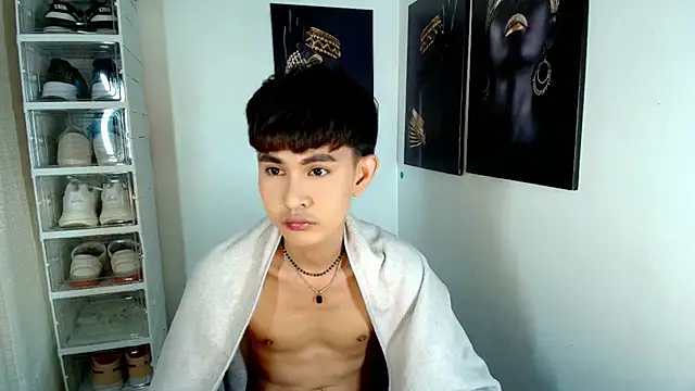 Snapshot of xxxhugecocktwinkxxx chatting on November 4, 5:45 pm xxxhugecocktwinkxxx online show from November 4, 5:45 pm