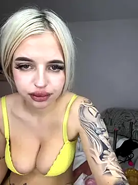 Steffi Snowbunny online show from October 8, 7:33 pm