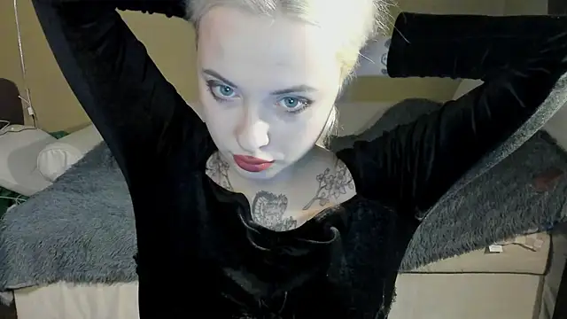 velunnight online show from September 18, 4:42 pm