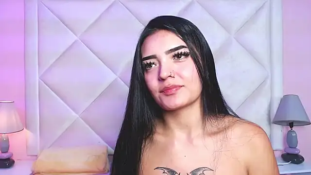 Miaa Smithh   online show from November 8, 3:12 pm