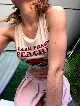 Snapshot of SweetieSinXXX chatting on October 7, 1:30 pm SweetieSinXXX online show from October 7, 1:30 pm