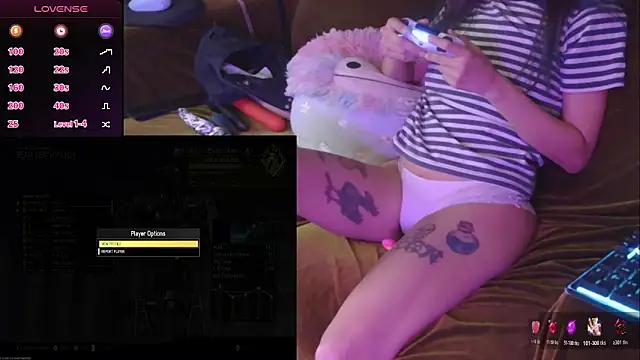 Snapshot of mmmminaDarling chatting on June 9, 10:32 pm mmmminaDarling online show from June 9, 10:32 pm
