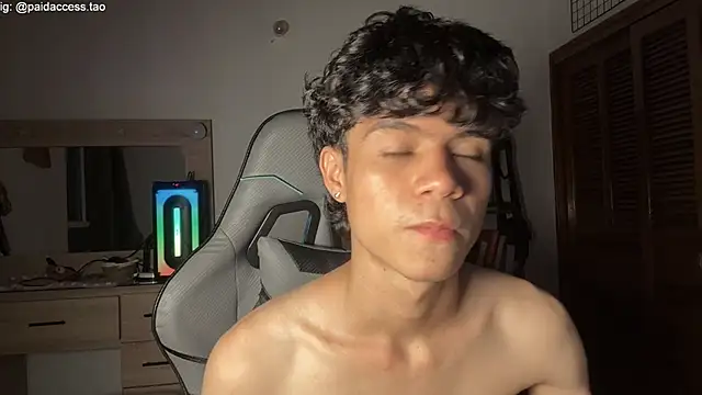 OopsAgain  online show from June 26, 12:37 am