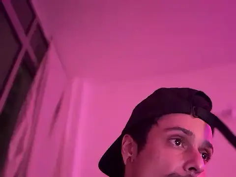 chrisalmeid  online show from November 5, 3:28 am