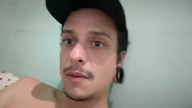 Snapshot of chrisalmeid_ chatting on March 8, 5:11 am chrisalmeid online show from March 8, 5:11 am