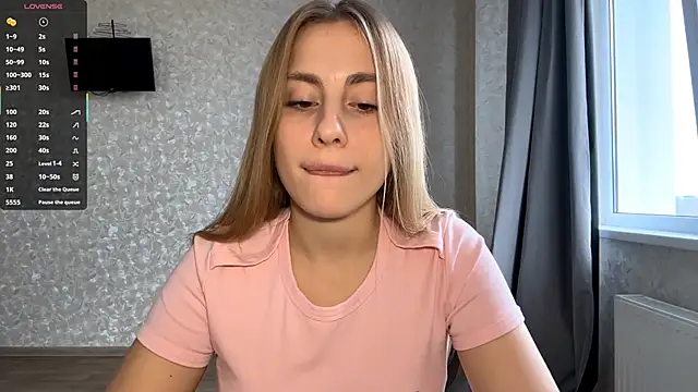 Snapshot of DreamyOlivia chatting on November 2, 11:23 am DreamyOlivia online show from November 2, 11:23 am