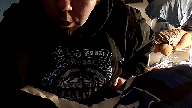 Snapshot of GeilerHSVFAN1989 chatting on December 16, 8:03 pm GeilerHSVFAN1989 online show from December 16, 8:03 pm