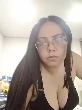 julieta flores online show from February 11, 4:50 am