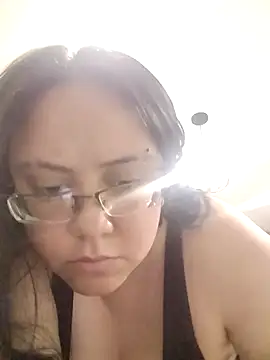 julieta flores online show from March 30, 8:10 pm