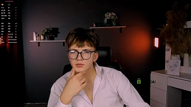 travis wolf  online show from October 7, 7:33 pm