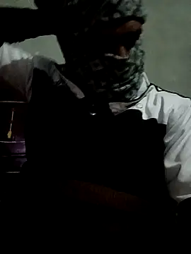 Snapshot of Manjit009 chatting on December 5, 6:26 pm Manjit009 online show from December 5, 6:26 pm