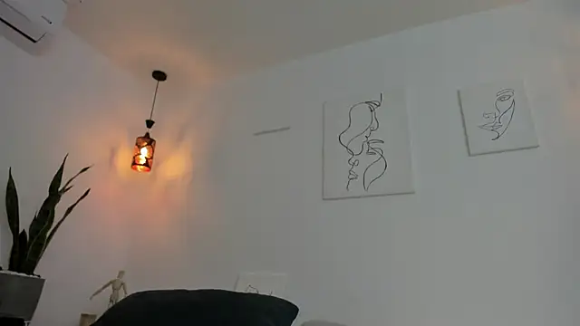 Snapshot of kaylajhonnes6 chatting on October 19, 1:45 pm kaylajhonnes6 online show from October 19, 1:45 pm