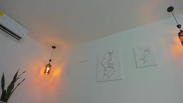 Snapshot of kaylajhonnes6 chatting on October 23, 1:21 pm kaylajhonnes6 online show from October 23, 1:21 pm