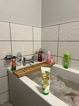 Snapshot of CheekyChelseaX chatting on November 12, 6:30 pm CheekyChelseaX online show from November 12, 6:30 pm