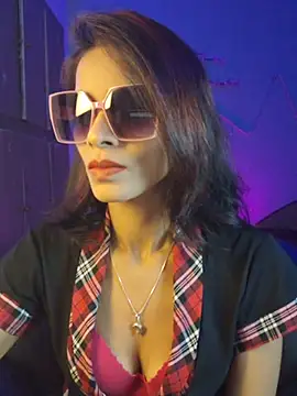 royeoy22 online show from May 10, 5:01 am