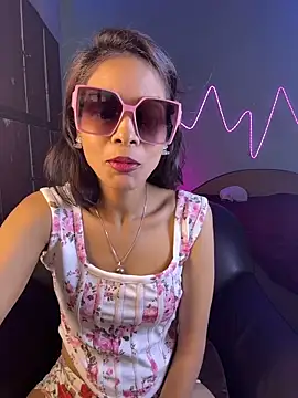 royeoy22 online show from June 18, 8:58 am