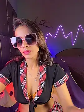 royeoy22 online show from July 31, 4:50 pm