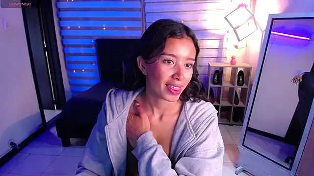  Mia Evans 1 online show from October 22, 7:57 pm