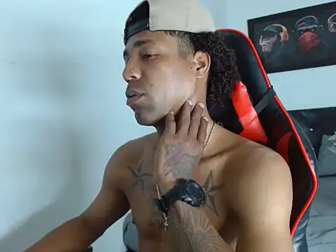 Snapshot of BBC_Black_ chatting on March 17, 12:04 am BBC Black online show from March 17, 12:04 am