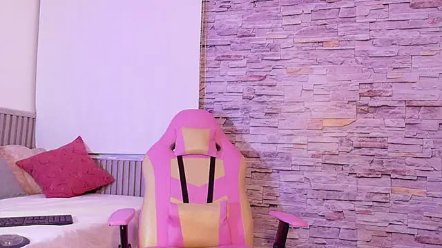 liz monserrat 1 online show from November 10, 7:35 pm