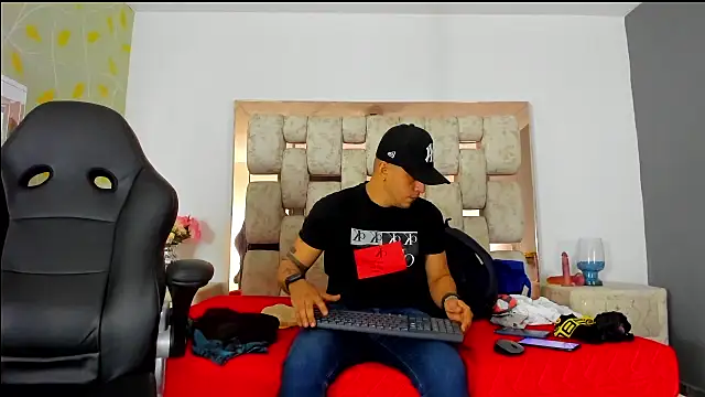 AngelAndChris online show from September 17, 12:07 pm